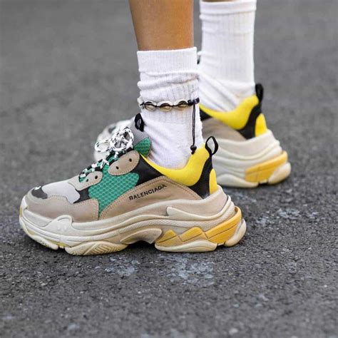 balenciaga triple s scam